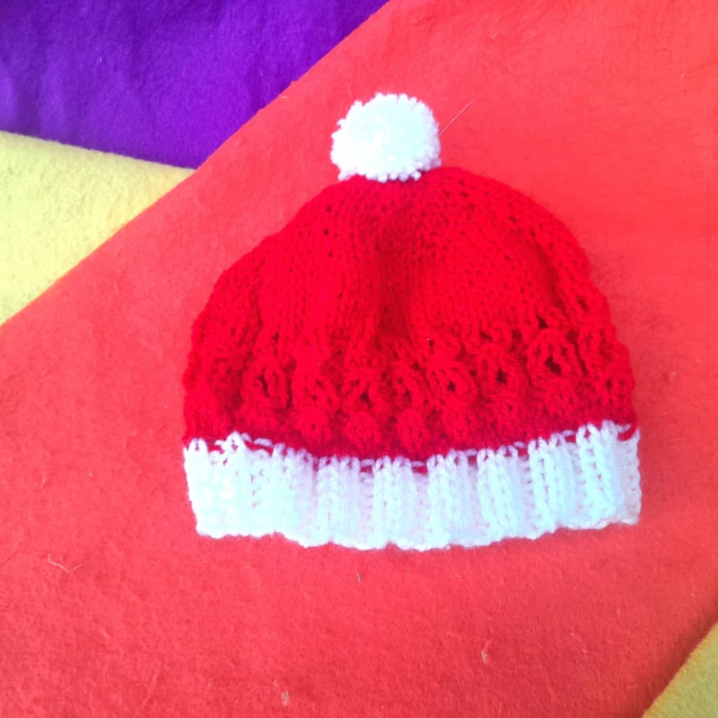 Gorro rojo y blanco 0 a 3 meses